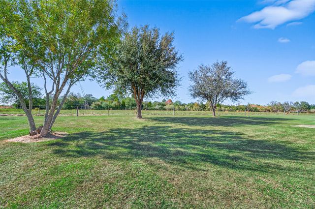 32445 Knebel Road, Waller, TX 77484
