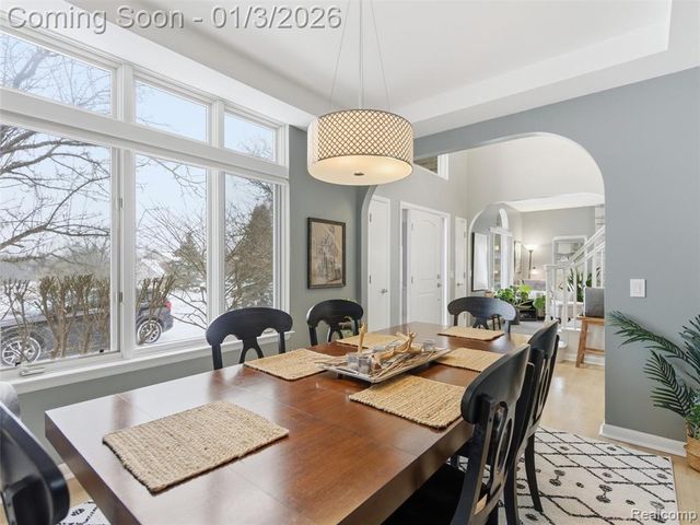 8153 Sashabaw Ridge Drive, Clarkston, MI 48348