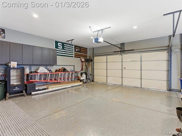 8153 Sashabaw Ridge Drive, Clarkston, MI 48348