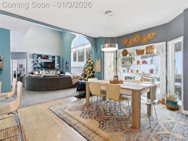 8153 Sashabaw Ridge Drive, Clarkston, MI 48348