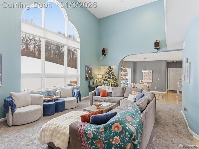 8153 Sashabaw Ridge Drive, Clarkston, MI 48348