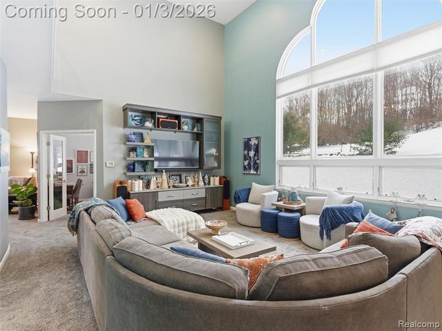 8153 Sashabaw Ridge Drive, Clarkston, MI 48348