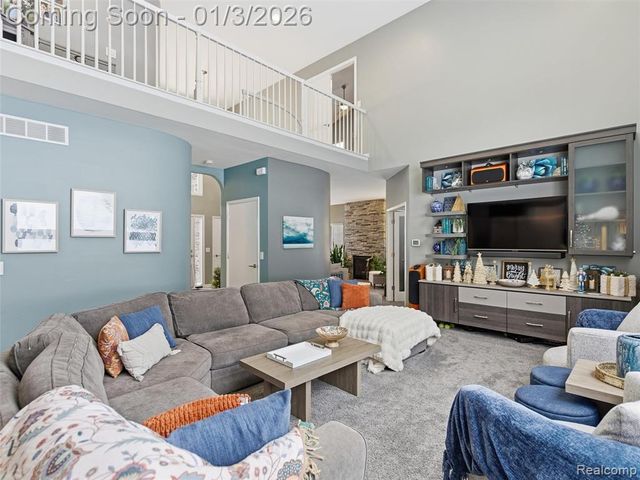 8153 Sashabaw Ridge Drive, Clarkston, MI 48348