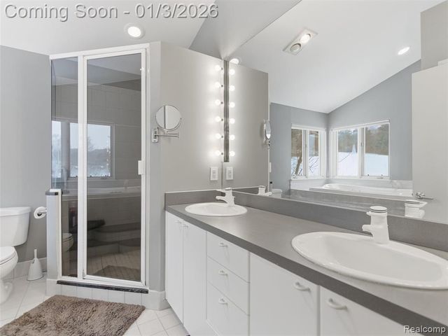 8153 Sashabaw Ridge Drive, Clarkston, MI 48348