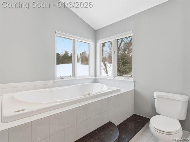 8153 Sashabaw Ridge Drive, Clarkston, MI 48348