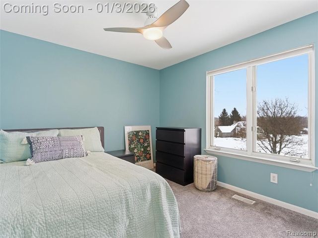 8153 Sashabaw Ridge Drive, Clarkston, MI 48348