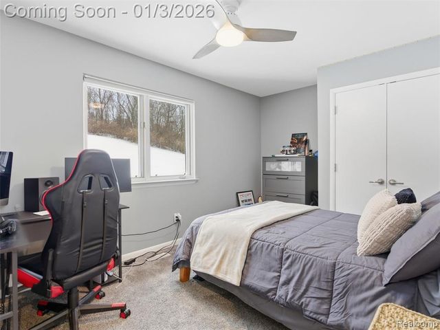 8153 Sashabaw Ridge Drive, Clarkston, MI 48348