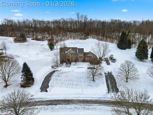 8153 Sashabaw Ridge Drive, Clarkston, MI 48348