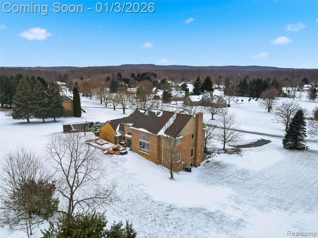 8153 Sashabaw Ridge Drive, Clarkston, MI 48348