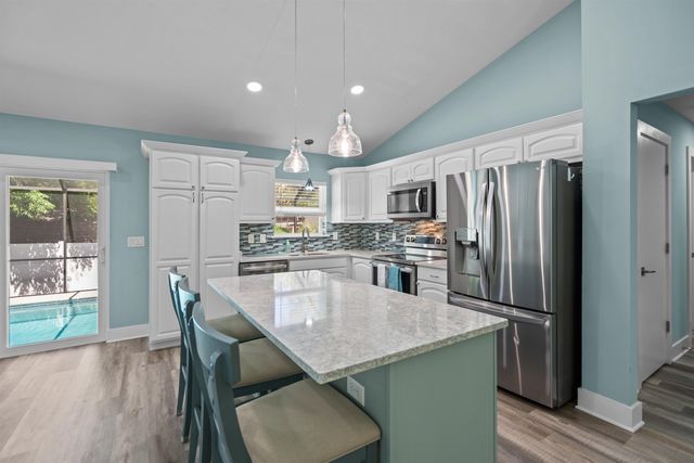 907 Queen Rd, St Augustine, FL 32086