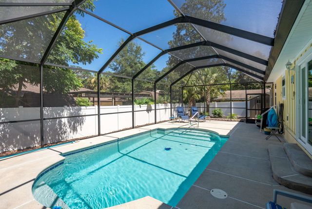 907 Queen Rd, St Augustine, FL 32086