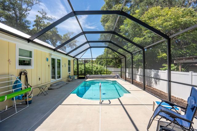 907 Queen Rd, St Augustine, FL 32086