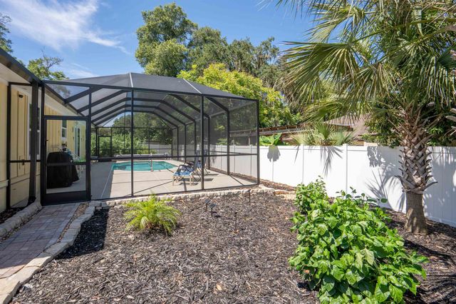 907 Queen Rd, St Augustine, FL 32086