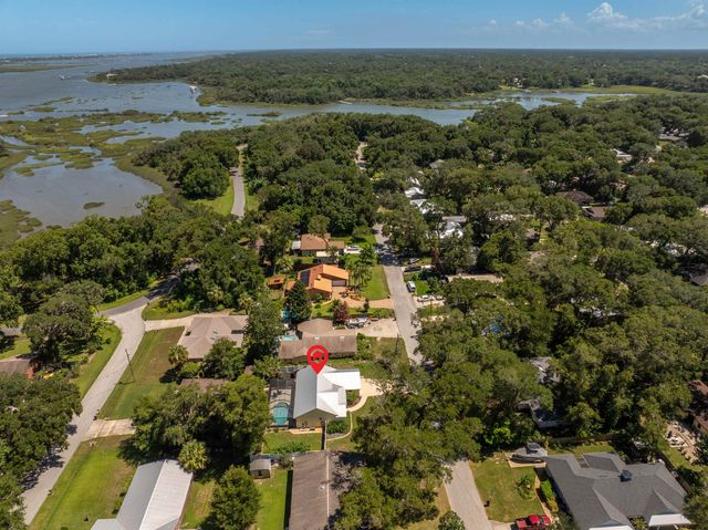 907 Queen Rd, St Augustine, FL 32086