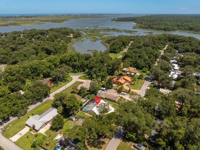 907 Queen Rd, St Augustine, FL 32086