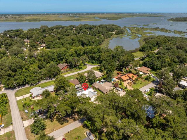 907 Queen Rd, St Augustine, FL 32086