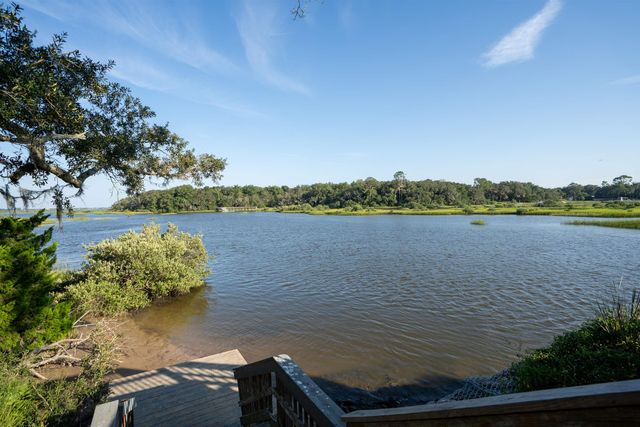 907 Queen Rd, St Augustine, FL 32086