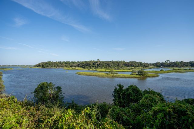 907 Queen Rd, St Augustine, FL 32086