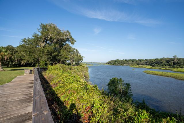 907 Queen Rd, St Augustine, FL 32086