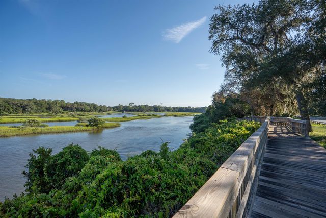 907 Queen Rd, St Augustine, FL 32086