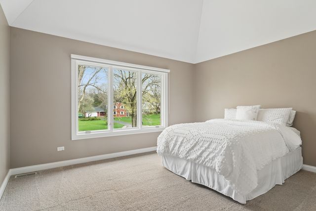 425 BROOKMONT Lane, North Barrington, IL 60010