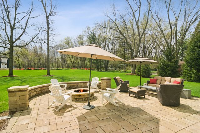 425 BROOKMONT Lane, North Barrington, IL 60010
