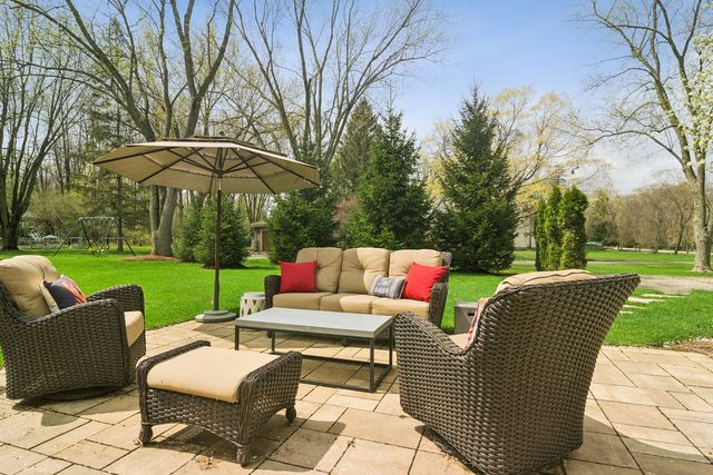 425 BROOKMONT Lane, North Barrington, IL 60010