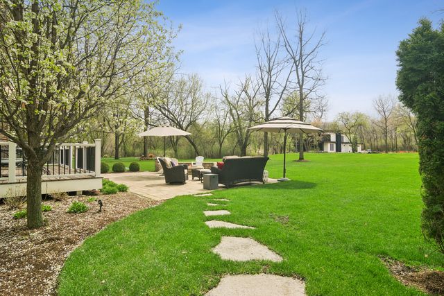 425 BROOKMONT Lane, North Barrington, IL 60010