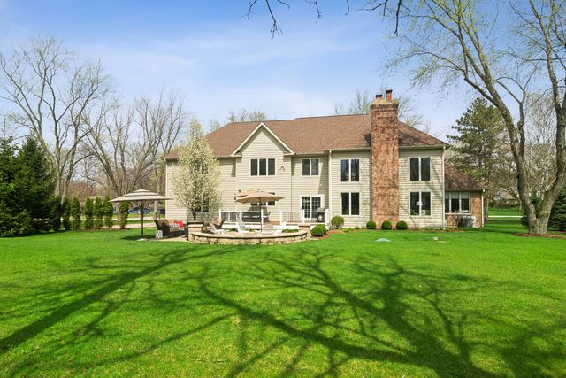 425 BROOKMONT Lane, North Barrington, IL 60010