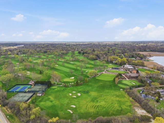 425 BROOKMONT Lane, North Barrington, IL 60010