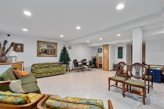 1078 Amber Drive, Lemont, IL 60439