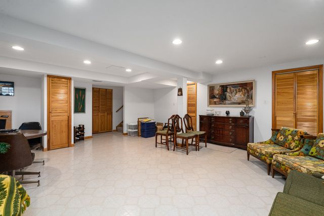 1078 Amber Drive, Lemont, IL 60439