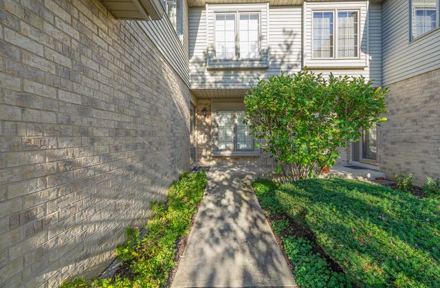 1078 Amber Drive, Lemont, IL 60439