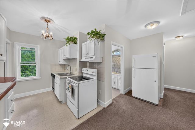 327 Reid Road, Grand Blanc, MI 48439