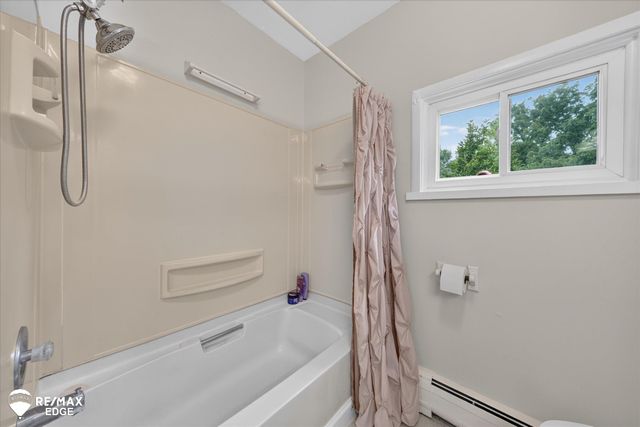327 Reid Road, Grand Blanc, MI 48439