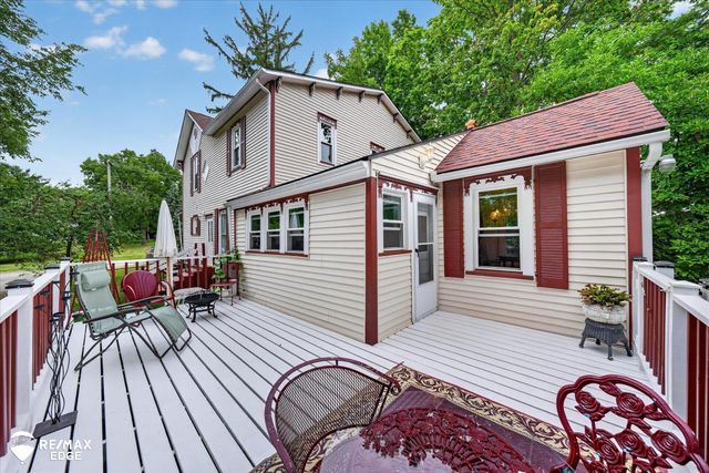 327 Reid Road, Grand Blanc, MI 48439