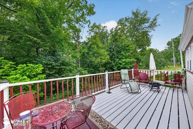 327 Reid Road, Grand Blanc, MI 48439