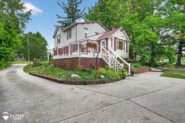 327 Reid Road, Grand Blanc, MI 48439