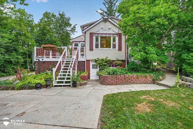 327 Reid Road, Grand Blanc, MI 48439