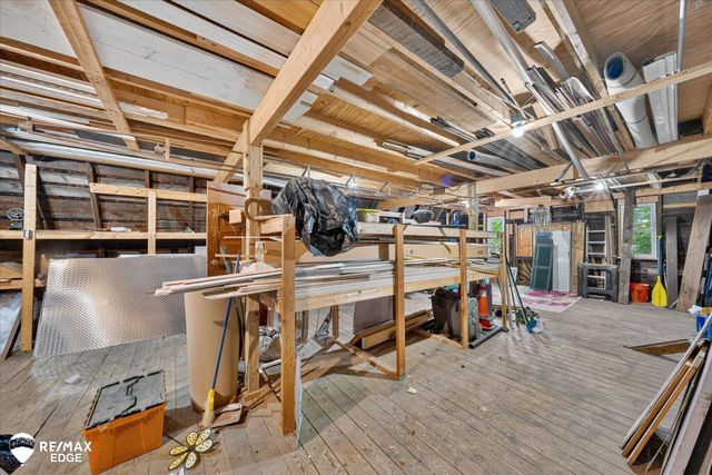 327 Reid Road, Grand Blanc, MI 48439