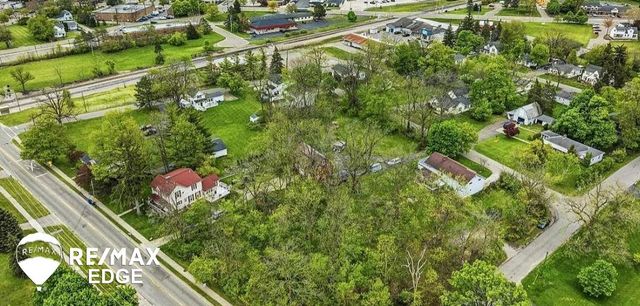 327 Reid Road, Grand Blanc, MI 48439