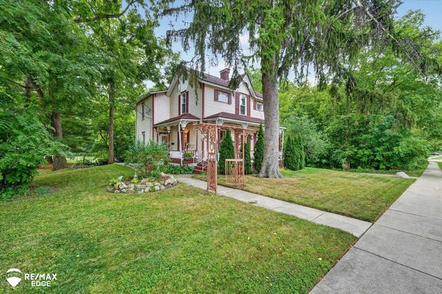 327 Reid Road, Grand Blanc, MI 48439