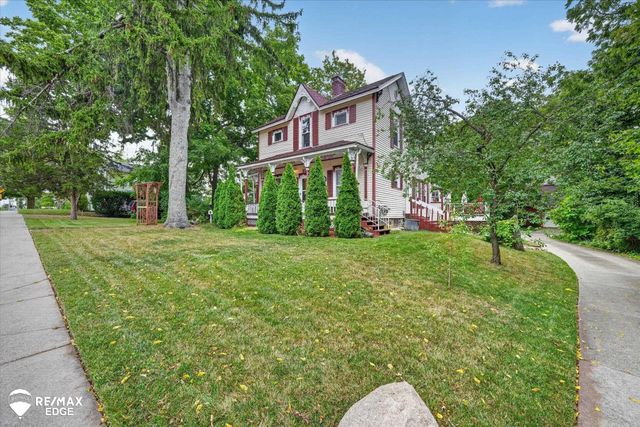 327 Reid Road, Grand Blanc, MI 48439
