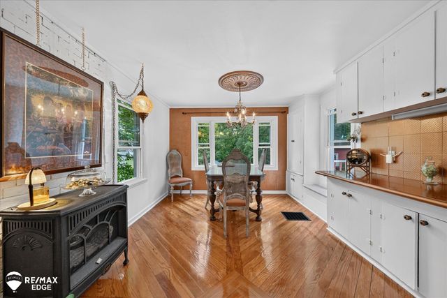 327 Reid Road, Grand Blanc, MI 48439