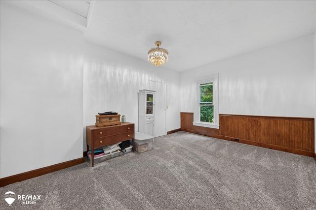 327 Reid Road, Grand Blanc, MI 48439
