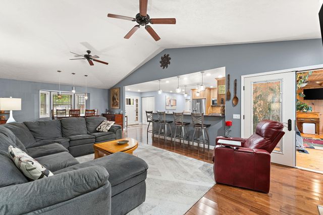 2737 S Smithfield Court, La Porte, IN 46350