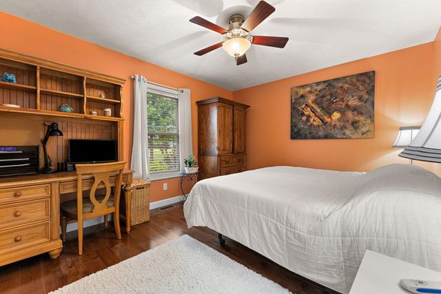2737 S Smithfield Court, La Porte, IN 46350