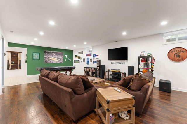 2737 S Smithfield Court, La Porte, IN 46350