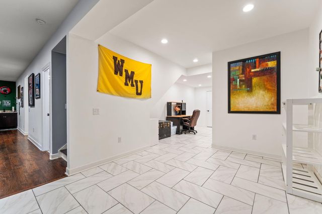2737 S Smithfield Court, La Porte, IN 46350
