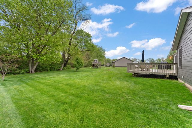 2737 S Smithfield Court, La Porte, IN 46350